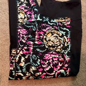 LuLaRoe Fearless Cropped Active Leggings